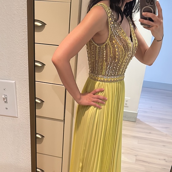 Terani Couture Yellow Beaded Prom Evening Gown NWT - Picture 11 of 11